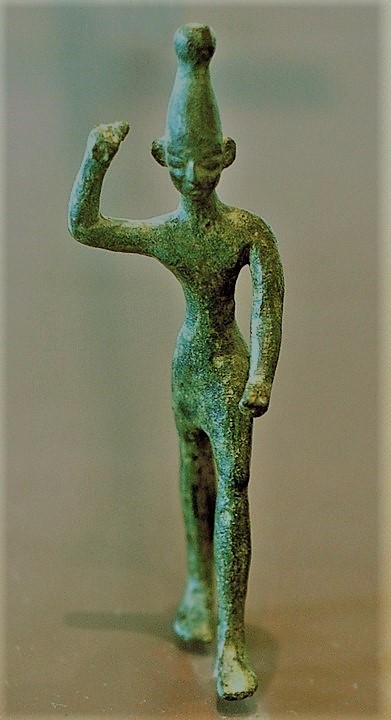 Baal, antigua divinidad semítica. XIV-XII a.C., encontrado en Ras Shamra (antiguo Ugarit). Wikimedia Commons.